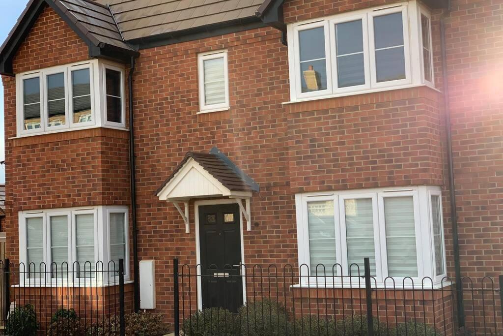Stanton Cross 5 Persons 3 Bed Home Уелингбъро Екстериор снимка